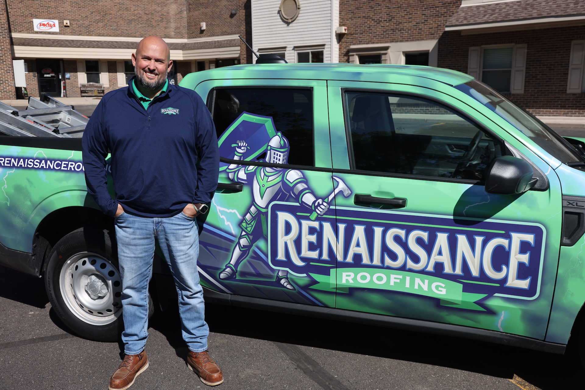 garage trucks ren logo